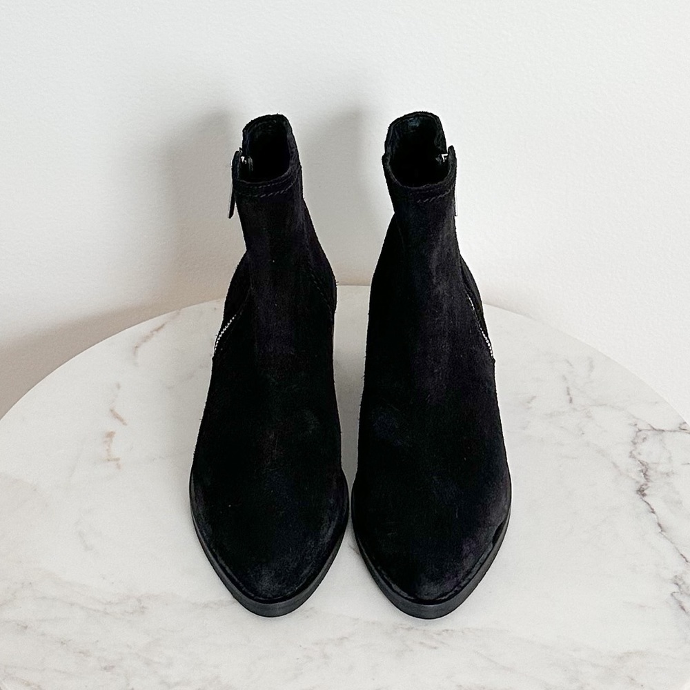 Aquatalia NEW Geanna Black Suede Block Heel Bootie Size 6.5 - Picture 4 of 7